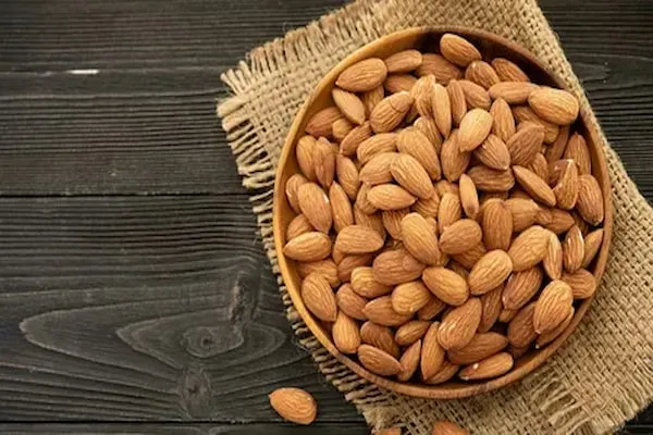 قیمت بادام خام + خرید انواع متنوع 